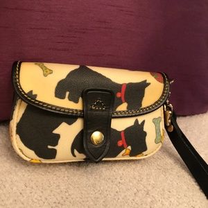 NEW! Dooney & Bourke Wristlet